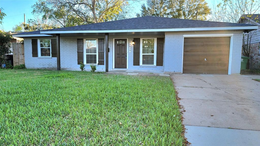 3819 Heatherbrook Drive, Houston, TX 77045