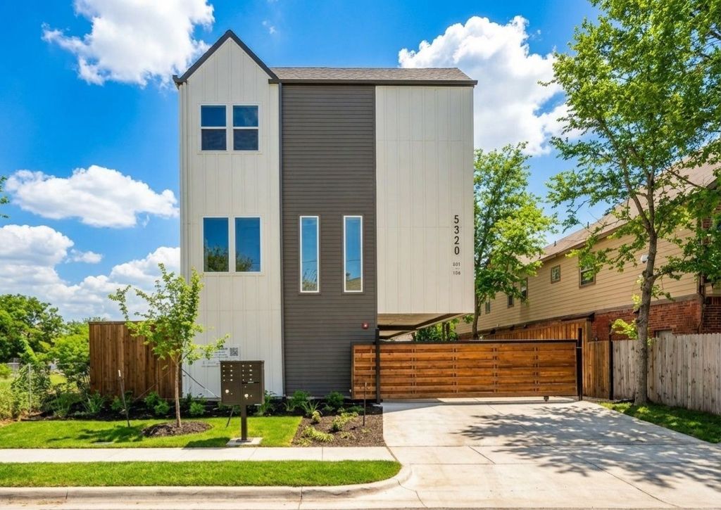 5320 Reiger Avenue 104, Dallas, TX 75214