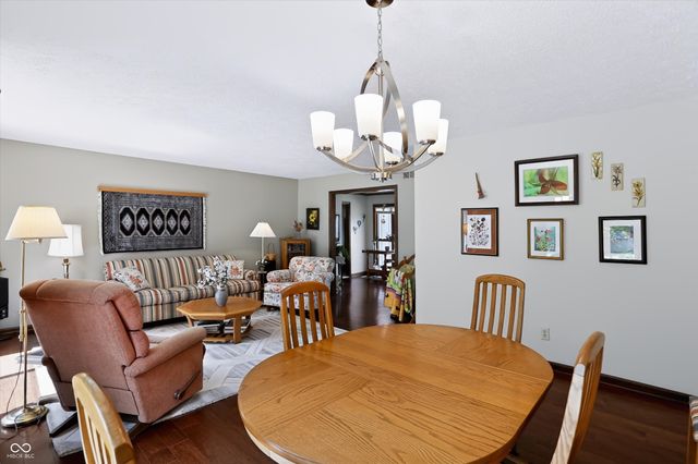 9 Bluebird Court, Greenfield, IN 46140