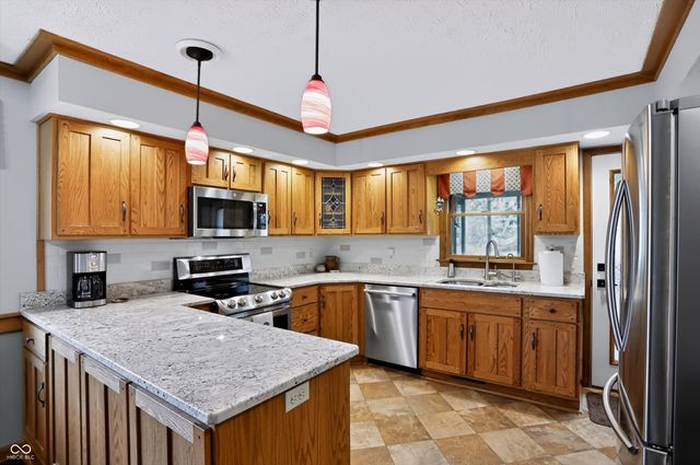 9 Bluebird Court, Greenfield, IN 46140