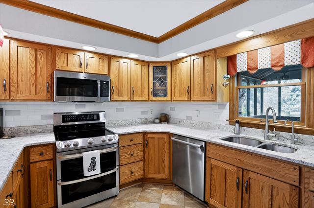 9 Bluebird Court, Greenfield, IN 46140
