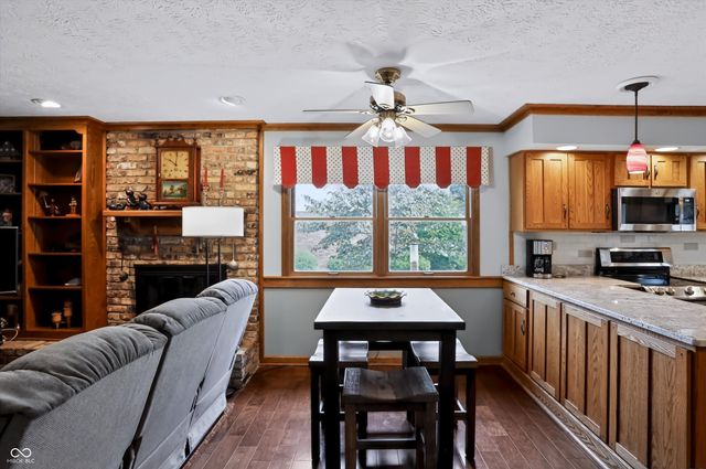 9 Bluebird Court, Greenfield, IN 46140