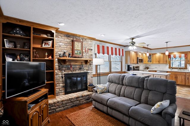 9 Bluebird Court, Greenfield, IN 46140