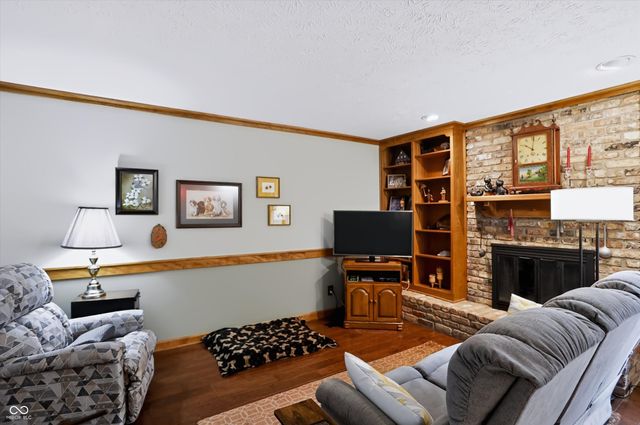 9 Bluebird Court, Greenfield, IN 46140