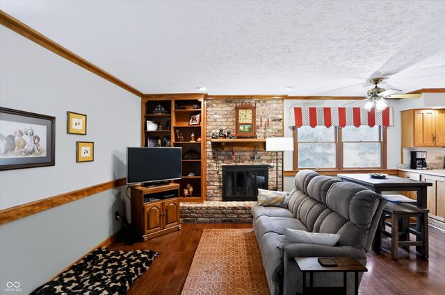 9 Bluebird Court, Greenfield, IN 46140