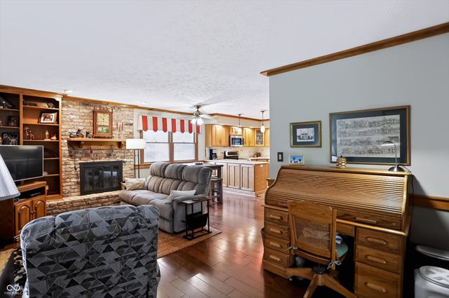 9 Bluebird Court, Greenfield, IN 46140