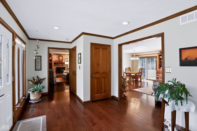9 Bluebird Court, Greenfield, IN 46140