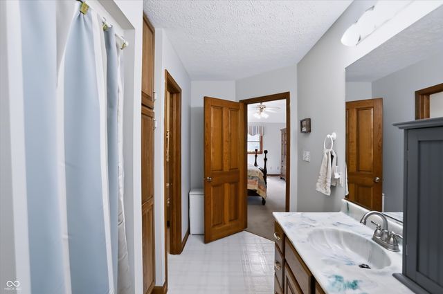 9 Bluebird Court, Greenfield, IN 46140