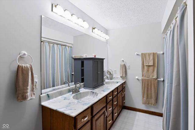 9 Bluebird Court, Greenfield, IN 46140