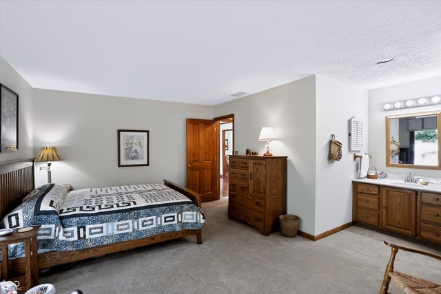 9 Bluebird Court, Greenfield, IN 46140