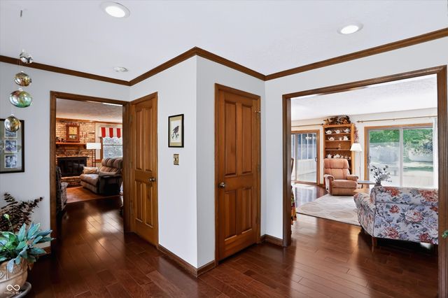 9 Bluebird Court, Greenfield, IN 46140