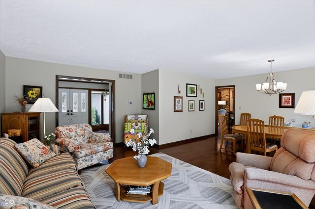 9 Bluebird Court, Greenfield, IN 46140