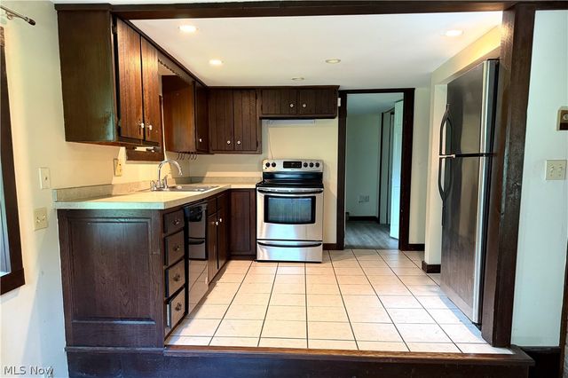 35930 Highland Drive, Eastlake, OH 44095