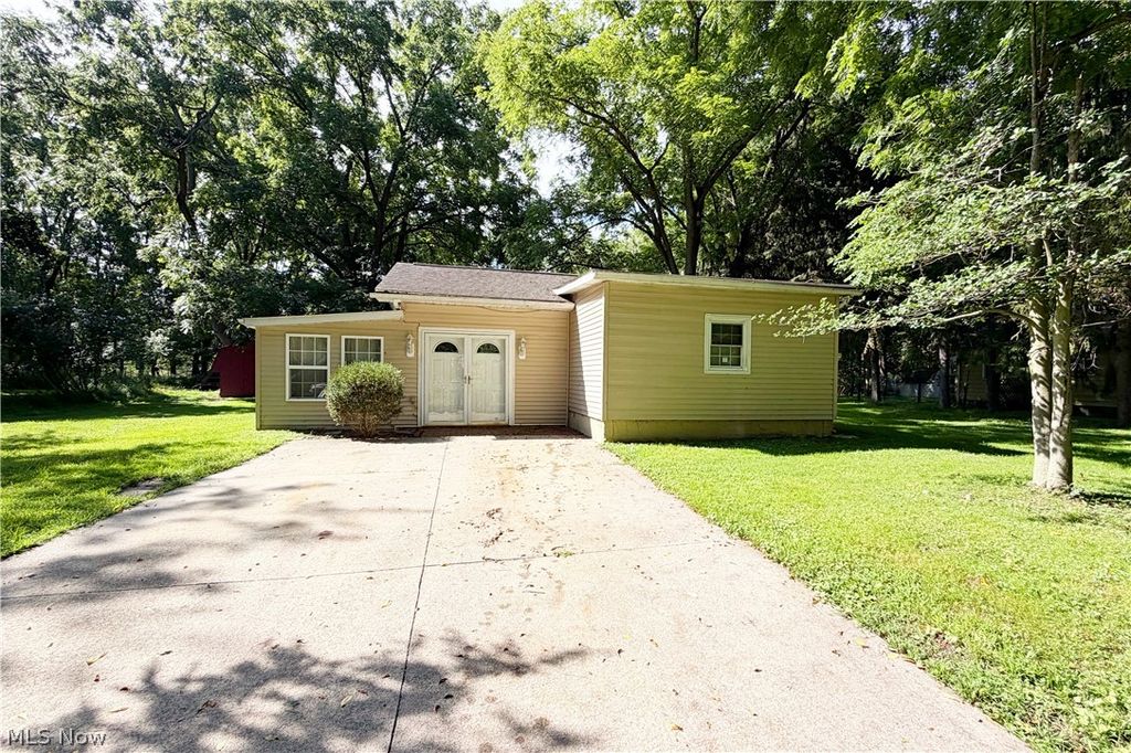 35930 Highland Drive, Eastlake, OH 44095