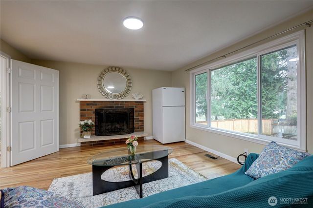 2007 168th Avenue NE, Bellevue, WA 98008