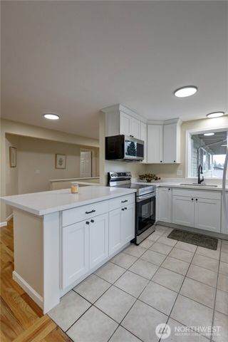 2007 168th Avenue NE, Bellevue, WA 98008