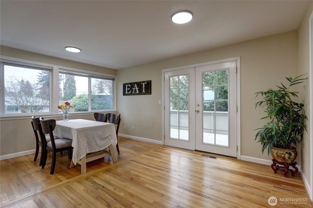 2007 168th Avenue NE, Bellevue, WA 98008