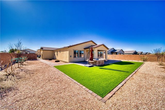 5528 Eleganza Avenue, Pahrump, NV 89061