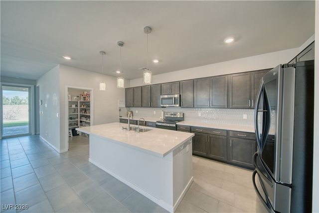 5528 Eleganza Avenue, Pahrump, NV 89061