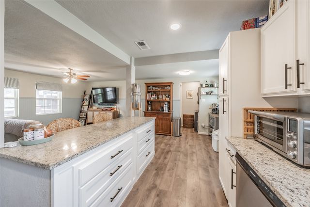 6681 Marie Street, North Richland Hills, TX 76180