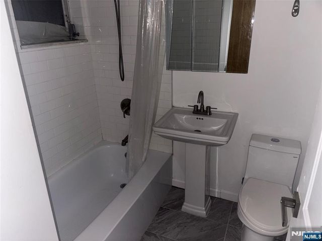 809 Schuyler Avenue 1R, Kearny, NJ 07032