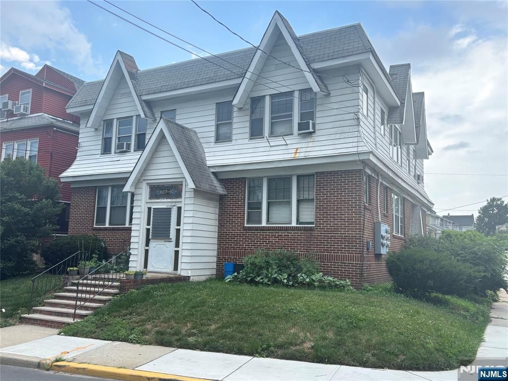 809 Schuyler Avenue 1R, Kearny, NJ 07032