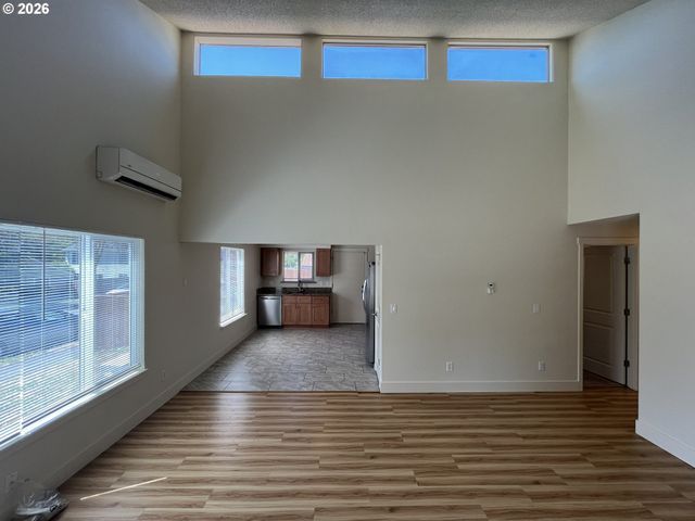 1436 VILLAGE PARK Pl, West Linn, OR 97068