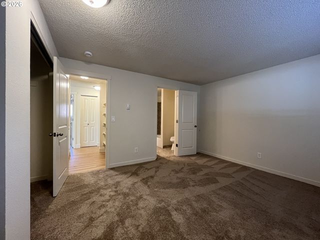 1436 VILLAGE PARK Pl, West Linn, OR 97068