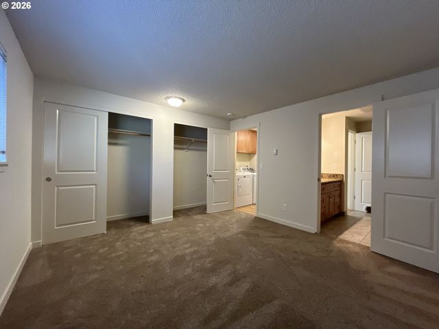 1436 VILLAGE PARK Pl, West Linn, OR 97068
