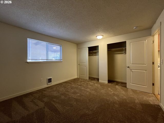 1436 VILLAGE PARK Pl, West Linn, OR 97068