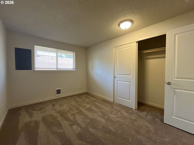 1436 VILLAGE PARK Pl, West Linn, OR 97068