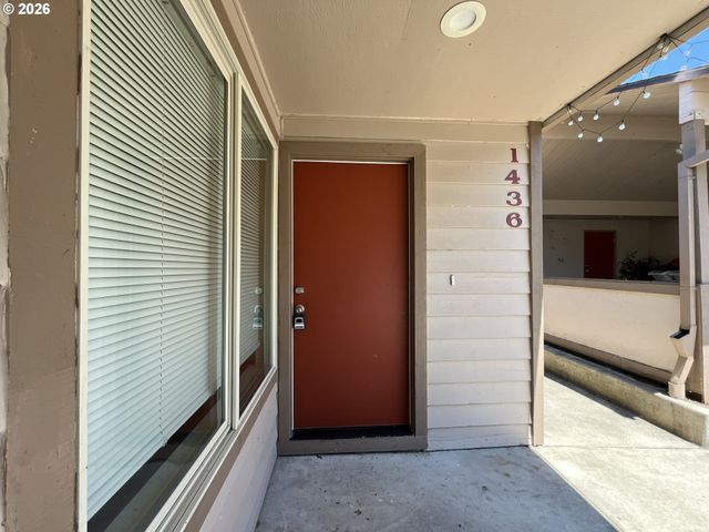 1436 VILLAGE PARK Pl, West Linn, OR 97068