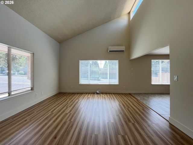 1436 VILLAGE PARK Pl, West Linn, OR 97068