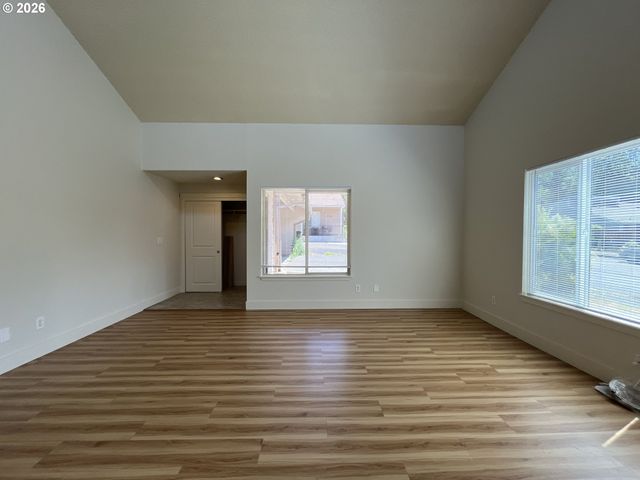 1436 VILLAGE PARK Pl, West Linn, OR 97068