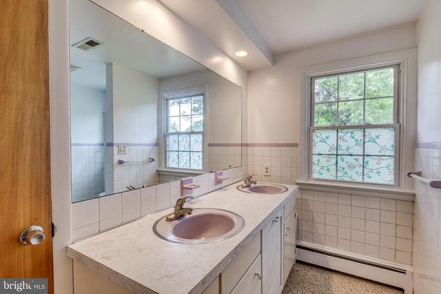 1606 STONY BATTERY RD, Lancaster, PA 17601