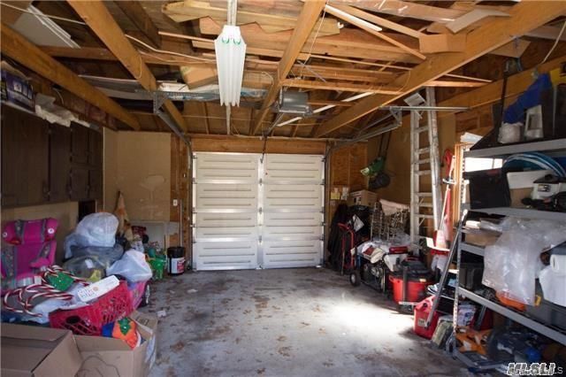 2 John Roe Smith Avenue, Medford, NY 11763