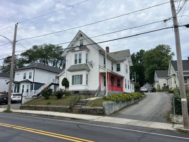 49 Liberty Street, Lowell, MA 01851