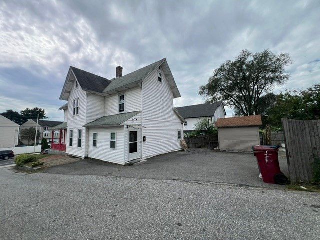 49 Liberty Street, Lowell, MA 01851