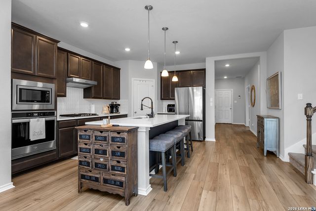 7015 Vista, San Antonio, TX 78233