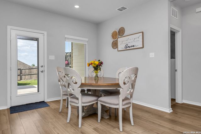 7015 Vista, San Antonio, TX 78233