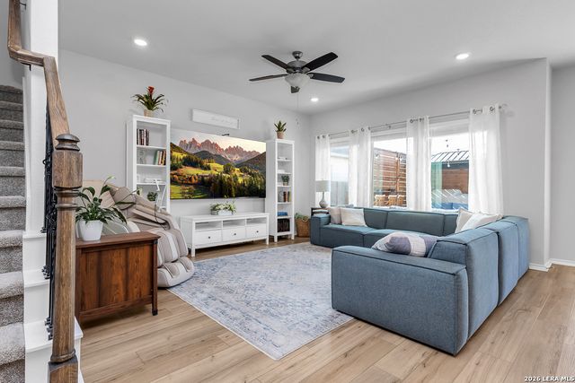 7015 Vista, San Antonio, TX 78233