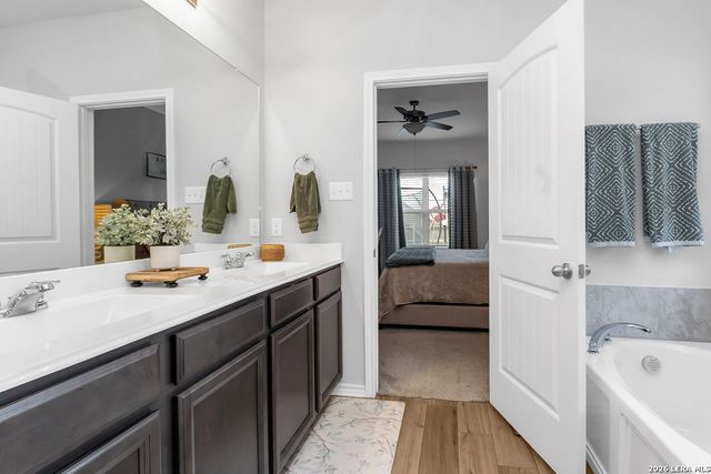 7015 Vista, San Antonio, TX 78233