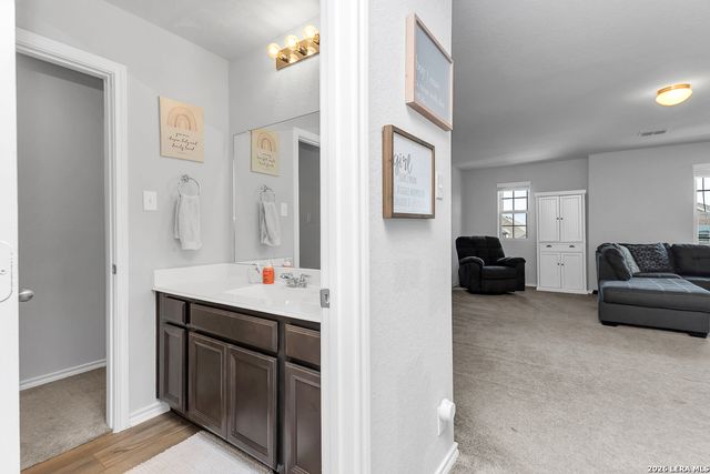 7015 Vista, San Antonio, TX 78233