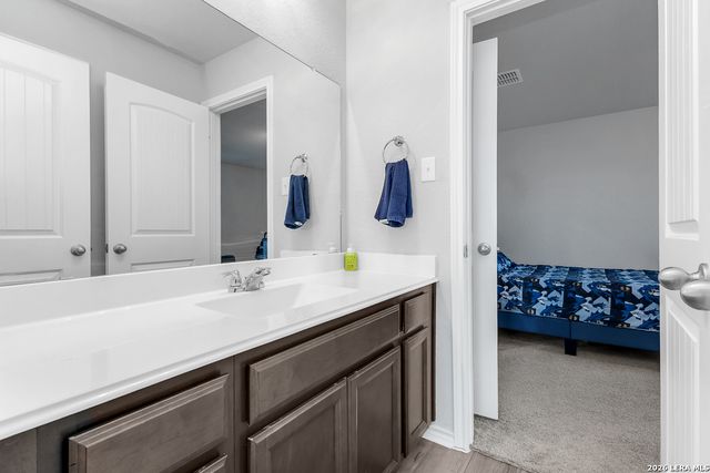 7015 Vista, San Antonio, TX 78233