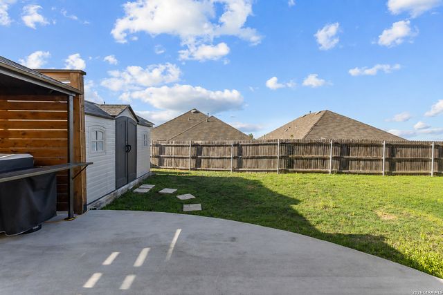 7015 Vista, San Antonio, TX 78233