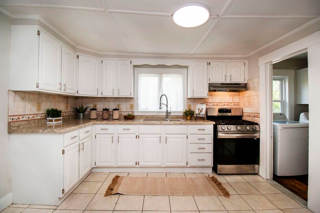 16 Prince Street, Concord, NH 03301