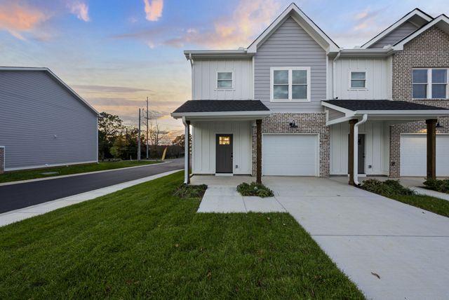 2624 S Main St Apt 10, Springfield, TN 37172