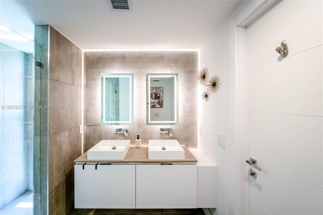 1930 Bay Drive PH 2, Miami Beach, FL 33141