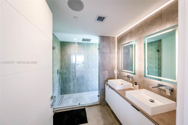 1930 Bay Drive PH 2, Miami Beach, FL 33141