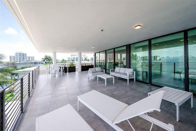 1930 Bay Drive PH 2, Miami Beach, FL 33141